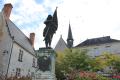 Statue de Ste Jeanne d'Arc devant l'église Ste Catherine de Fierbois